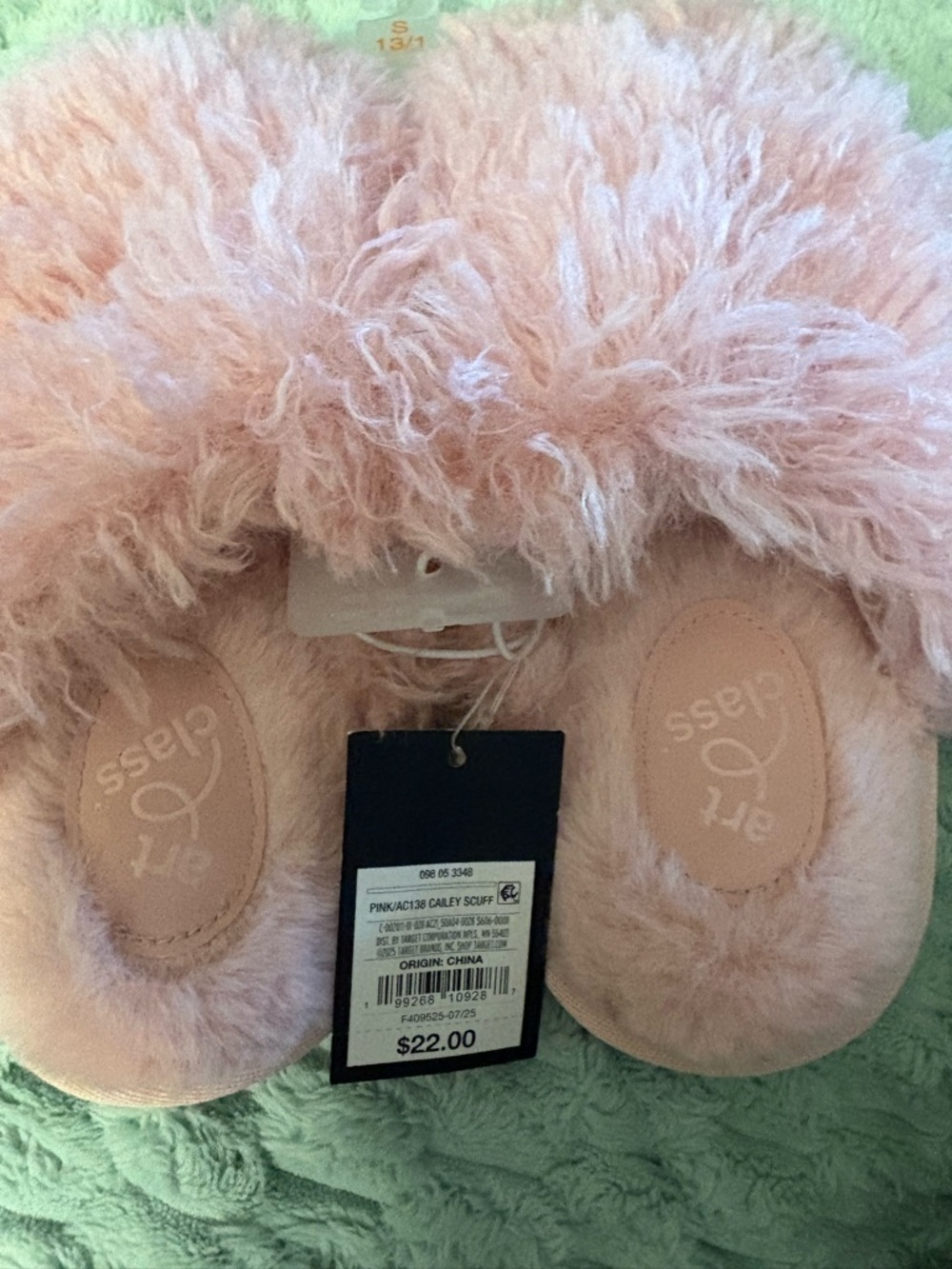 NWT- Small 13-1 Kids Pink Fluffy Slide Sandals -art class slip on fun slippers